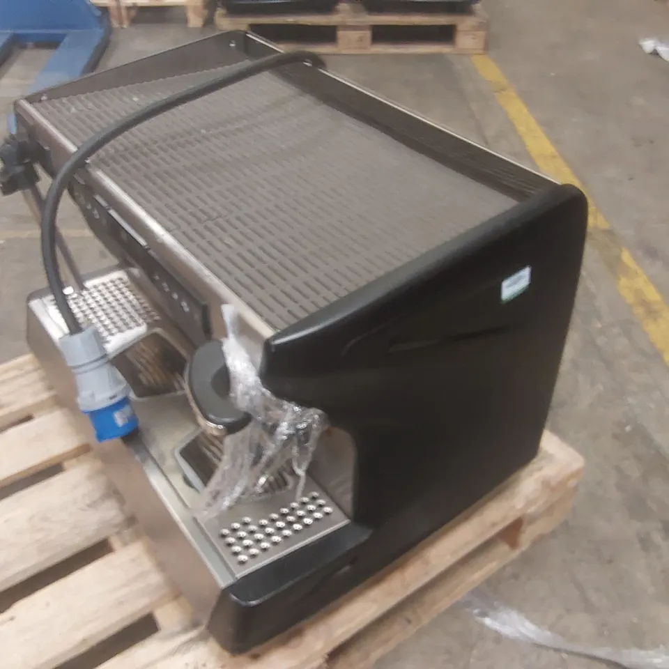 RANCILIO CLASSE 7 COMMERCIAL 2 GROUP COFFEE MACHINE