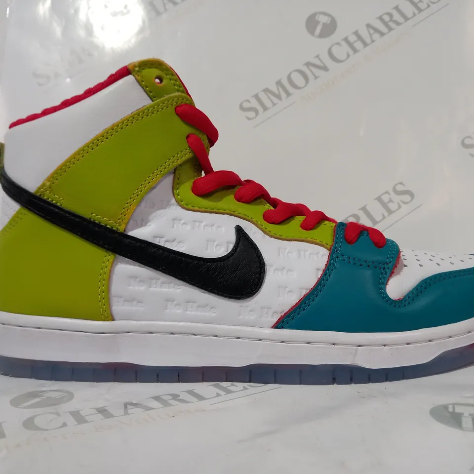 PAIR OF NIKE HI-TOP SHOES IN MULTICOLOUR UK SIZE 8.5