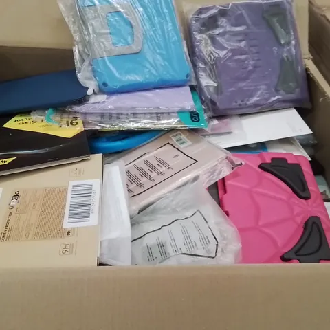 PALLET CONTAINING A LARGE QUANTITY OF TABLET CASES AND SCREEN PROTECTORS 