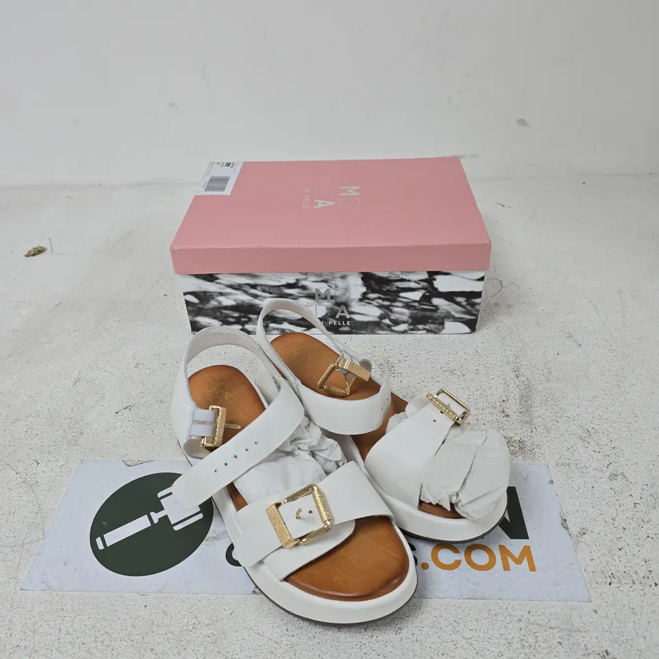 MODA IN PELLE KAPRI WHITE LEATHER DOUBLE BUCKLE FLATFORM SANDALS – UK 6 (EU 39)