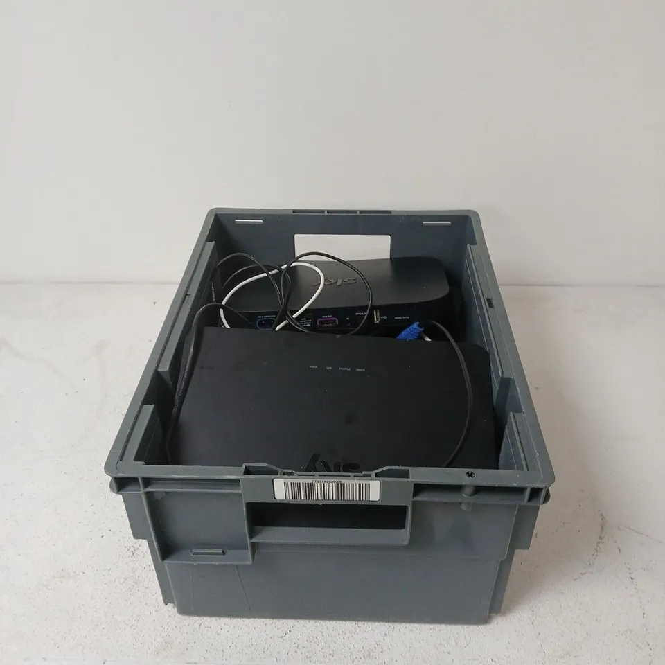 APPROXIMATELY 10 ASSORTED ELECTRICAL ITEMS INCLUDING SKY ROUTER , MAINS LEADS AND SKY REMOTE