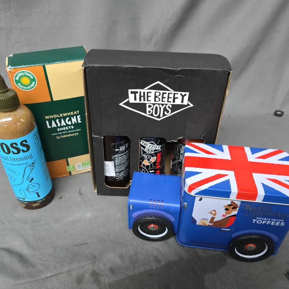 APPROXIMATELY 8 ASSORTED FOOD & DRINK ITEMS TO INCLUDE SALAD DRESSING, LASAGNA SHEETS, M&S TOFFEES, ETC - COLLECTION ONLY