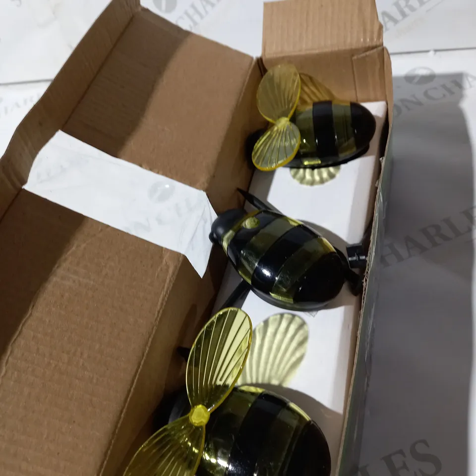 DECORATIVE BEE SOLAR STAKE LIGHT  RRP £7.99
