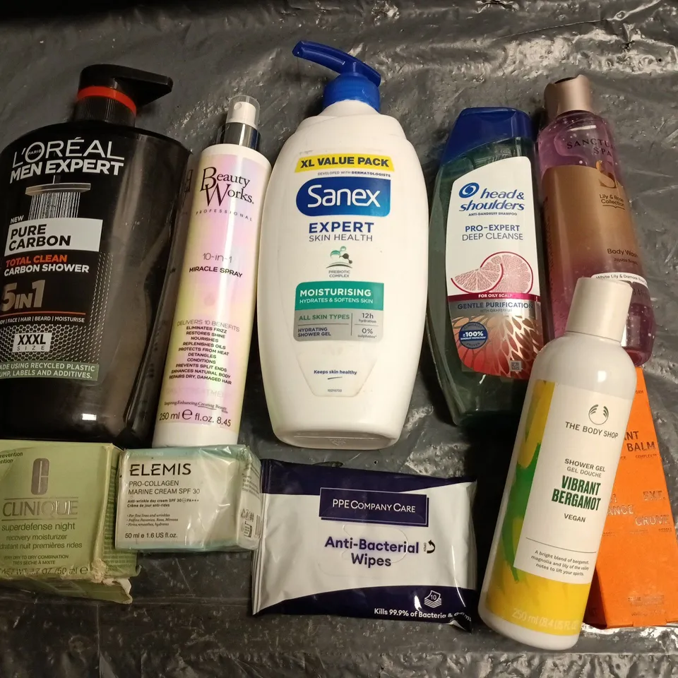 LOT OF APPROXIMATELY 20 ASSORTED HEALTH AND BEAUTY ITEMS TO INCLUDE SANEX, LOREAL AND BEAUTY WORKS