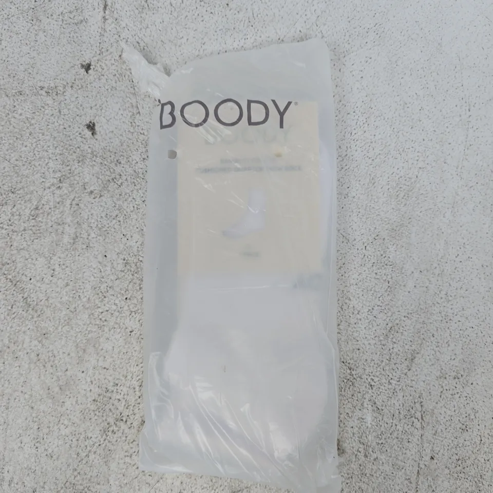 BAGGED BOODY CUSHIONED QUARTER CREW SOCKS IN WHITE SIZE 34-40