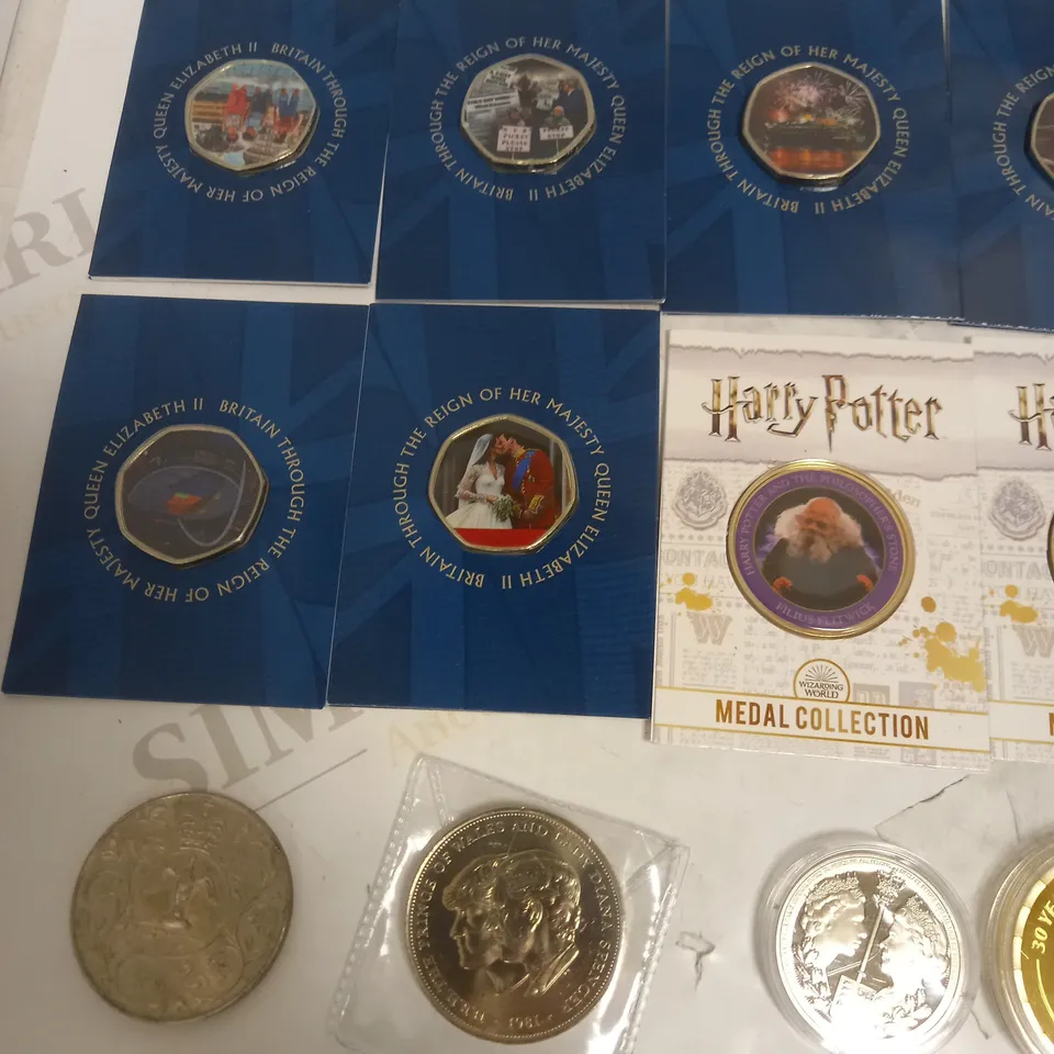 LOT OF APPROXIMATELY 25 COLLECTIBLE COINS & TOKENS