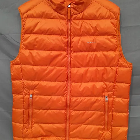 GANT LIGHT DOWN VEST IN PUMPKIN ORANGE SIZE MEDIUM
