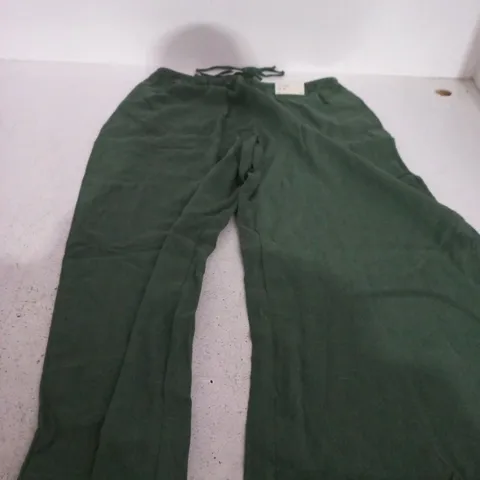 ABERCROMBIE & FITCH GREEN TROUSERS – MEDIUM
