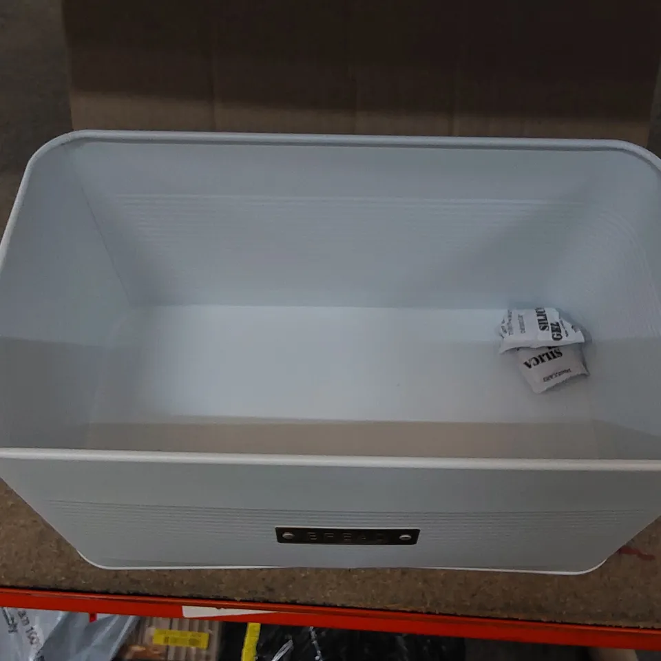 BOXED OTTO SQUARE WHITE BREAD STORAGE TIN