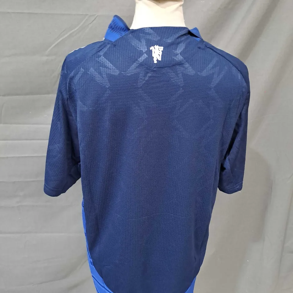 ADIDAS MANCHESTER UNITED FOOTBALL CLUB 24/25 SHIRT - LARGE