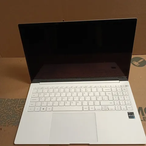 SAMSUNG GALAXY LAPTOP UNBOXED NO ACCESSORIES 