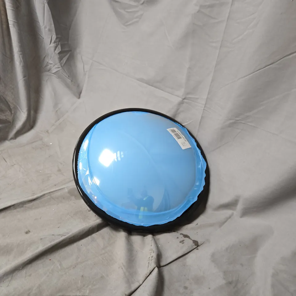 BOX OF APPROXIMATELY 5 X ASH TREE BLIND SPOT CONVEX MIRRORS 