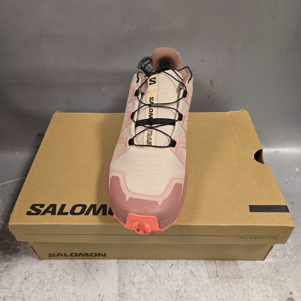 BOXED PAIR OF SALOMON SPEEDCROSS PEAK WOMENS TRAINERS - 6.5