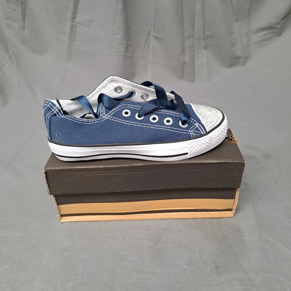BOX OF APPROXIMATELY 24 PAIRS OF KIDS EMBELLISHED FLAT SHOES IN NAVY - VARIOUS SIZES