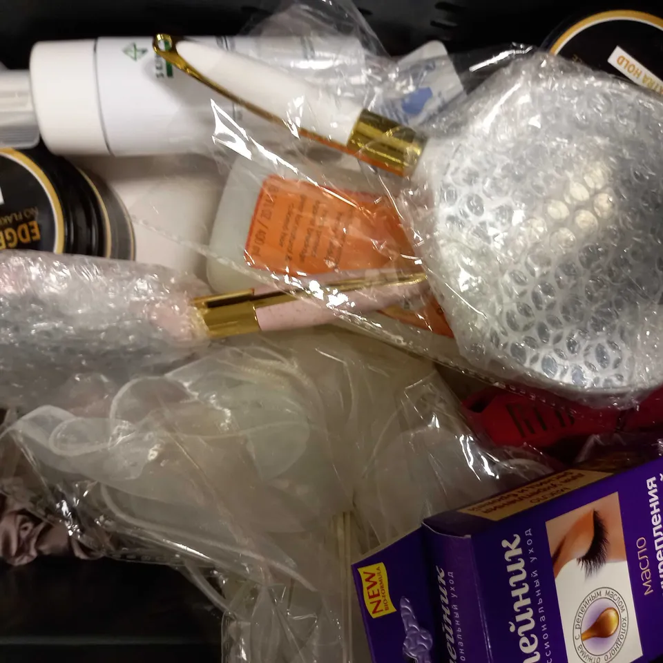 LOT OF APPROXIMATELY 20 ASSORTED HEALTH & BEAUTY ITEMS, TO INCLUDE MANUAL, JOJOBA OIL, LASHES, ETC