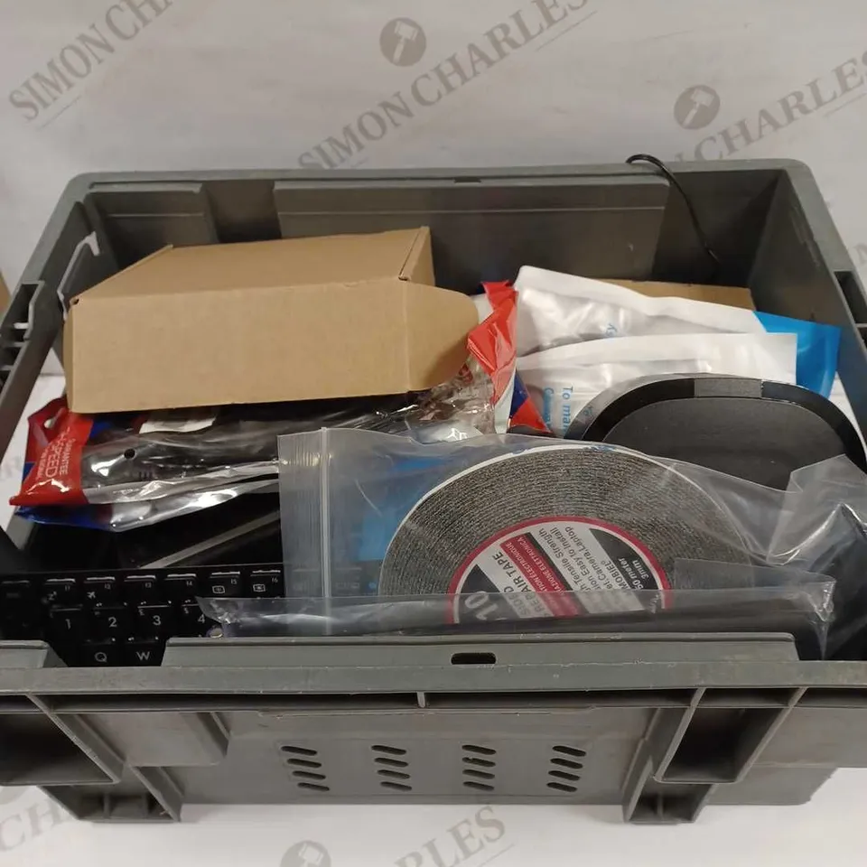 BOX TO CONTAIN APPROX 15 X ASSORTED TECH PRODUCTS, INCLUDES CHARGERS, HOME ALARM, REMOTE ETC 