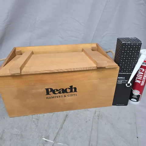 APPROXIMATELY 12 ASSORTED ITEMS TO INCLUDE EMPTY PEACH WOODEN HAMPER, SOUDAL CAULK, SCENT DIFFUSER REFIL, ETC