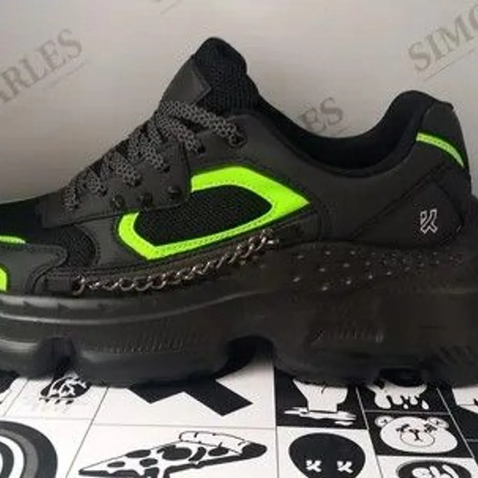 BRAND NEW BOXED PAIR OF KOI SKAVEN MEN'S GRUNGE ATOMIC TRAINERS SIZE 12