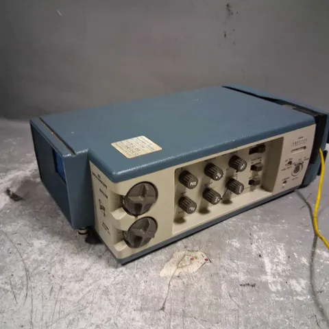 TEK TRONIX 221 OSCILLOSCOPE 