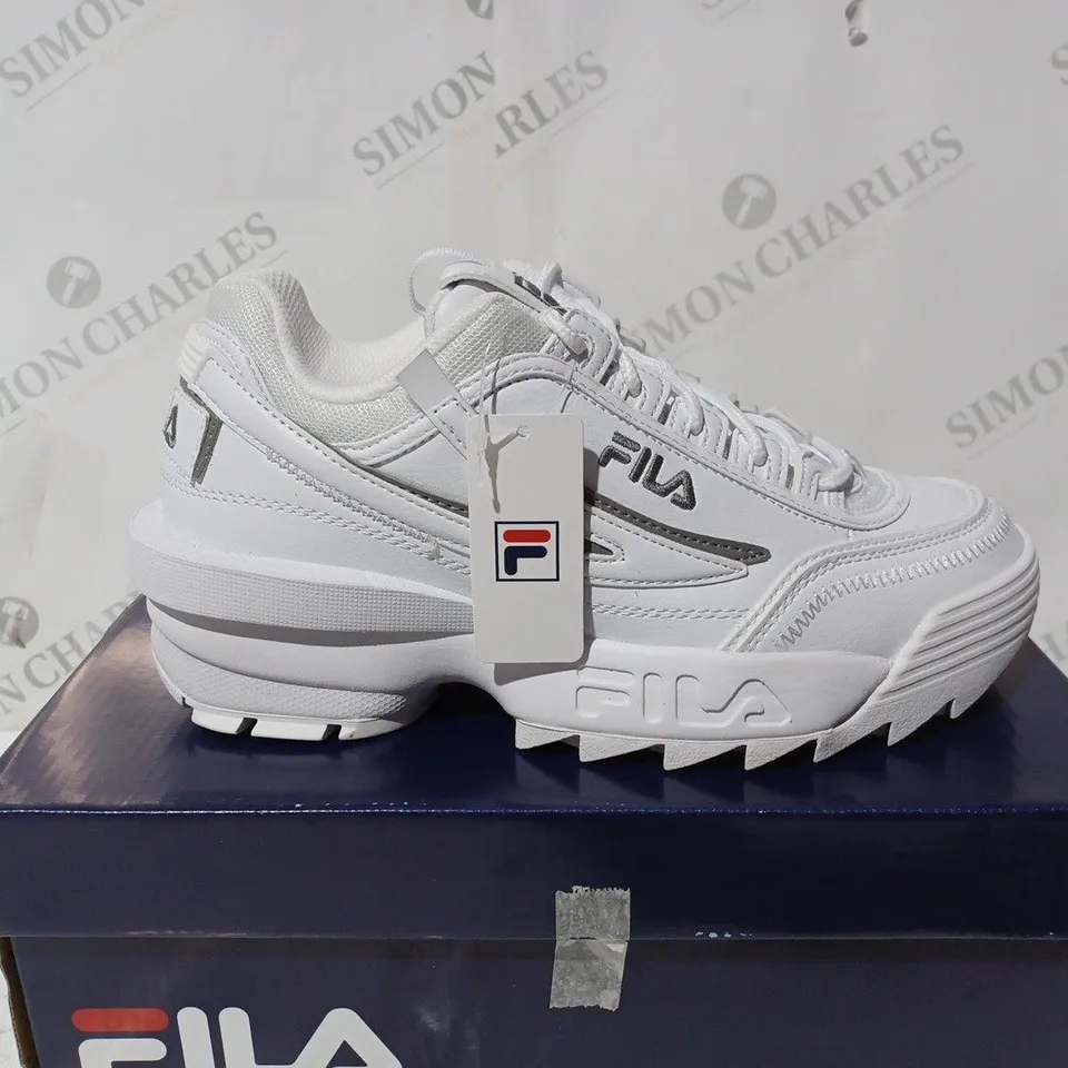 FILA DISRUPTOR EXP WHITE TRAINER - SIZE 6.5 JUNIOR 