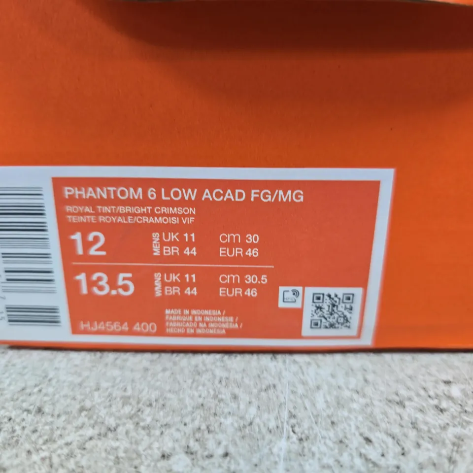 BOXED PAIR OF NIKE PHANTOM 6 LOW ACAD FG/MG FOOTBALL BOOTS – UK 11