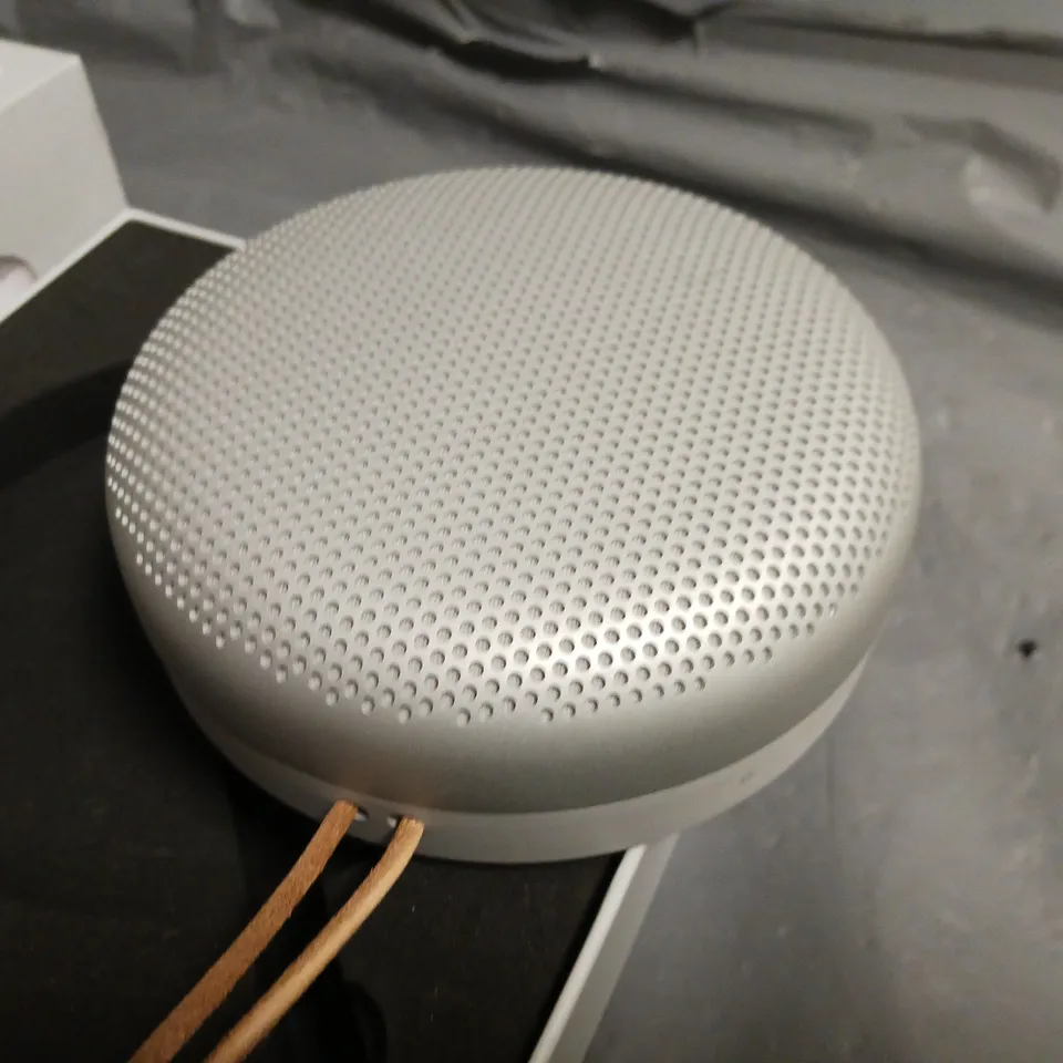 B&BO A1 BLUETOOTH SPEAKER