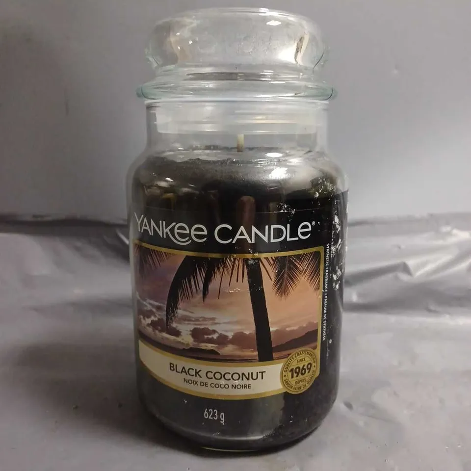 YANKEE CANDLE BLACK COCONUT 