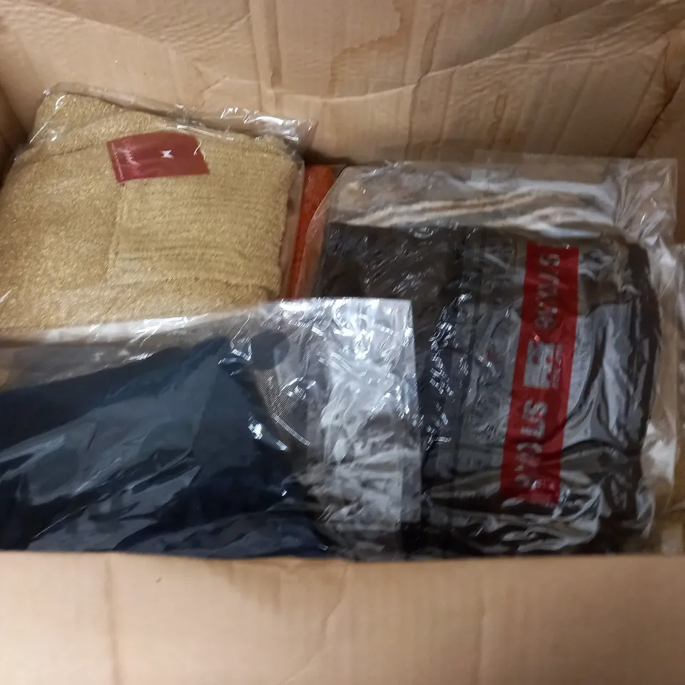 LARGE QUANTITY OF ASSORTED BAGGED CLOTHING ITEMS IN VARIOUS SIZES