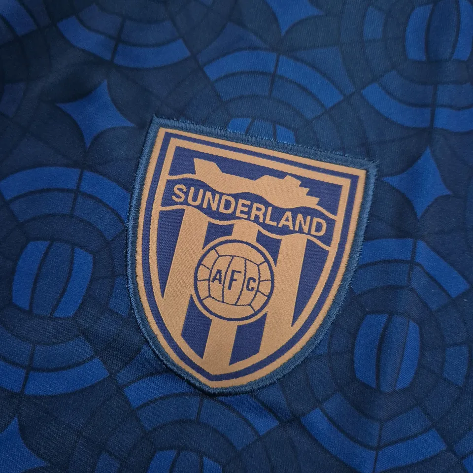 HUMMEL SUNDERLAND AFC FOOTBALL SHIRT – ADULTS XL