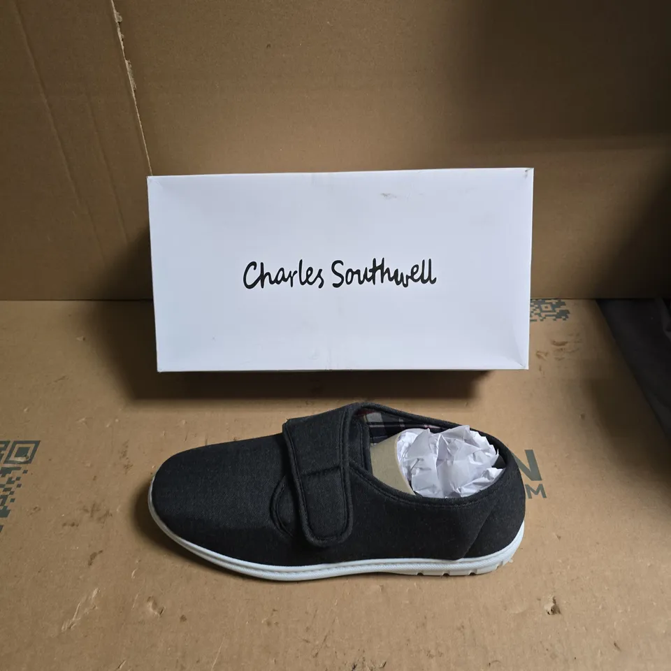 CHARLES SOUTHWELL BLACK SLIP-ON TRAINERS WITH VELCRO – UK SIZE 9