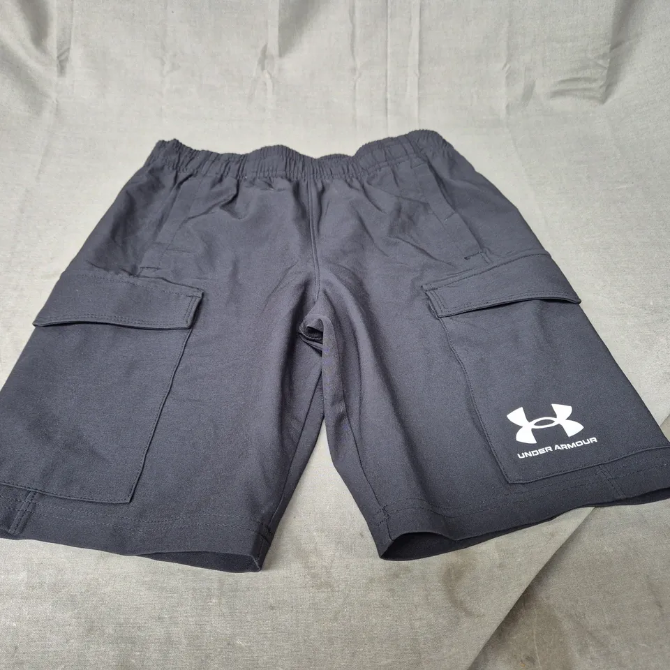 UNDER ARMOUR SHORTS - SIZE M - KIDS