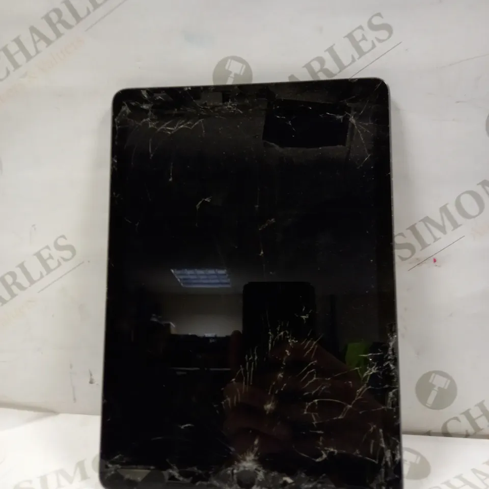 APPLE IPAD AIR A1475