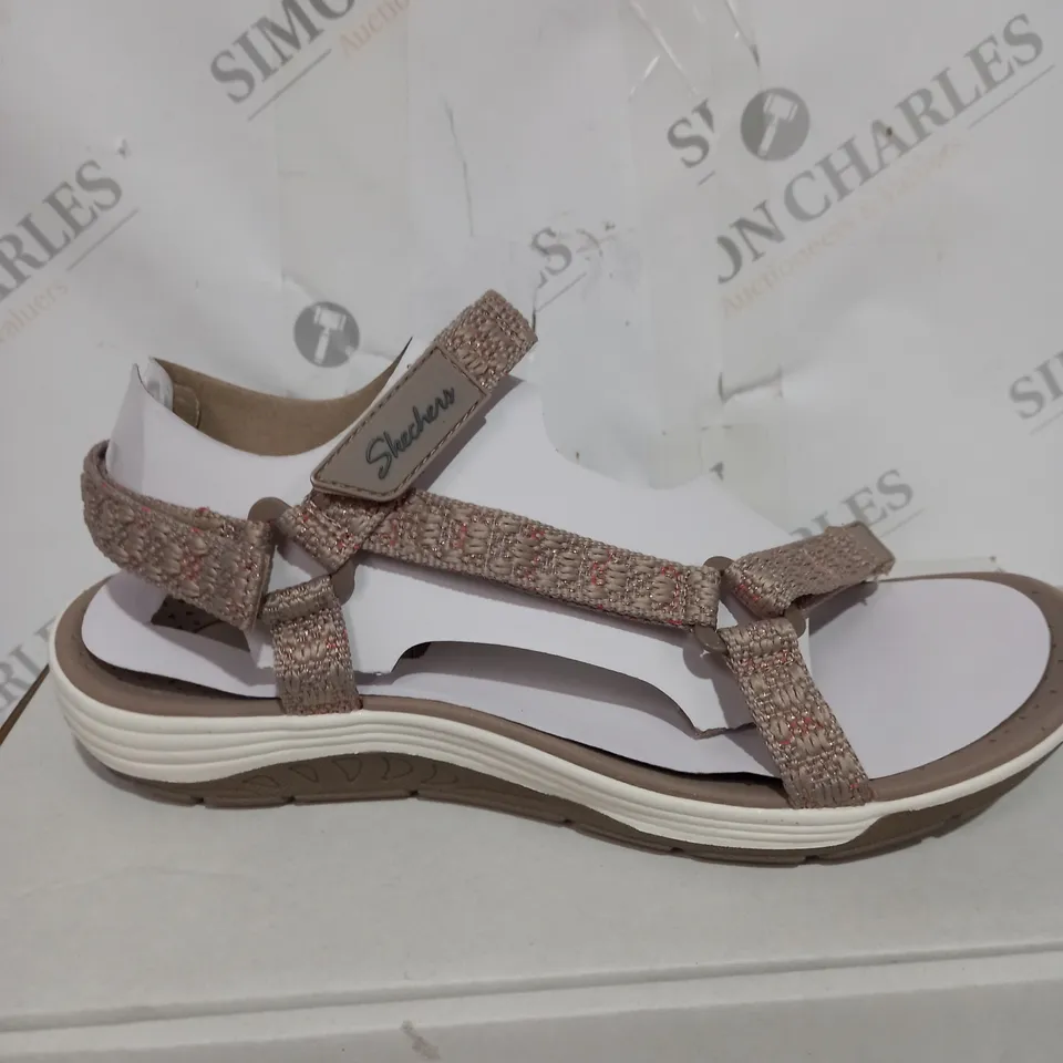 SKECHERS TAN STRAPPED SANDALS SIZE 8
