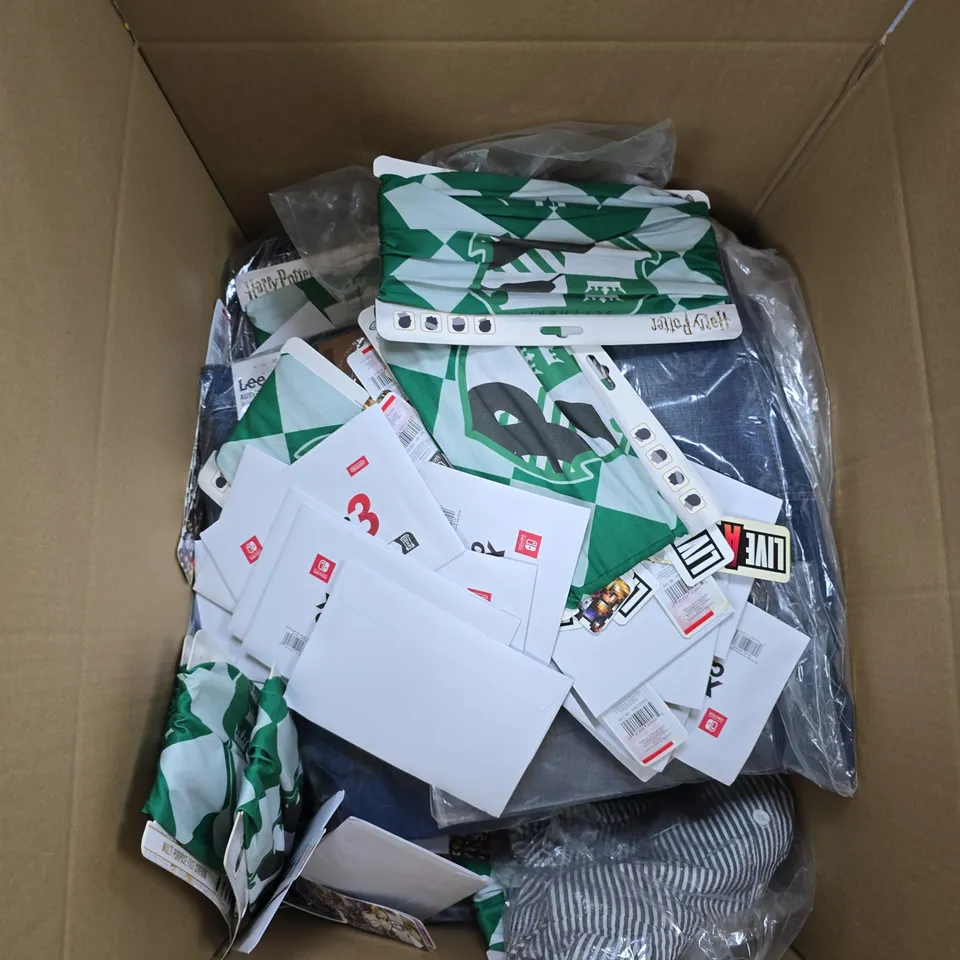 LARGE BOX OF ASSORTED ITEMS TO INCLUDE CLOTHING , BOOKMARKS AND SNOODS 