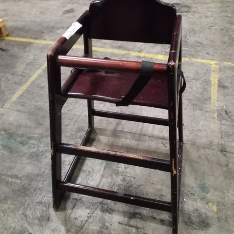 SET OF 4 WOODEN HIGH CHAIRS