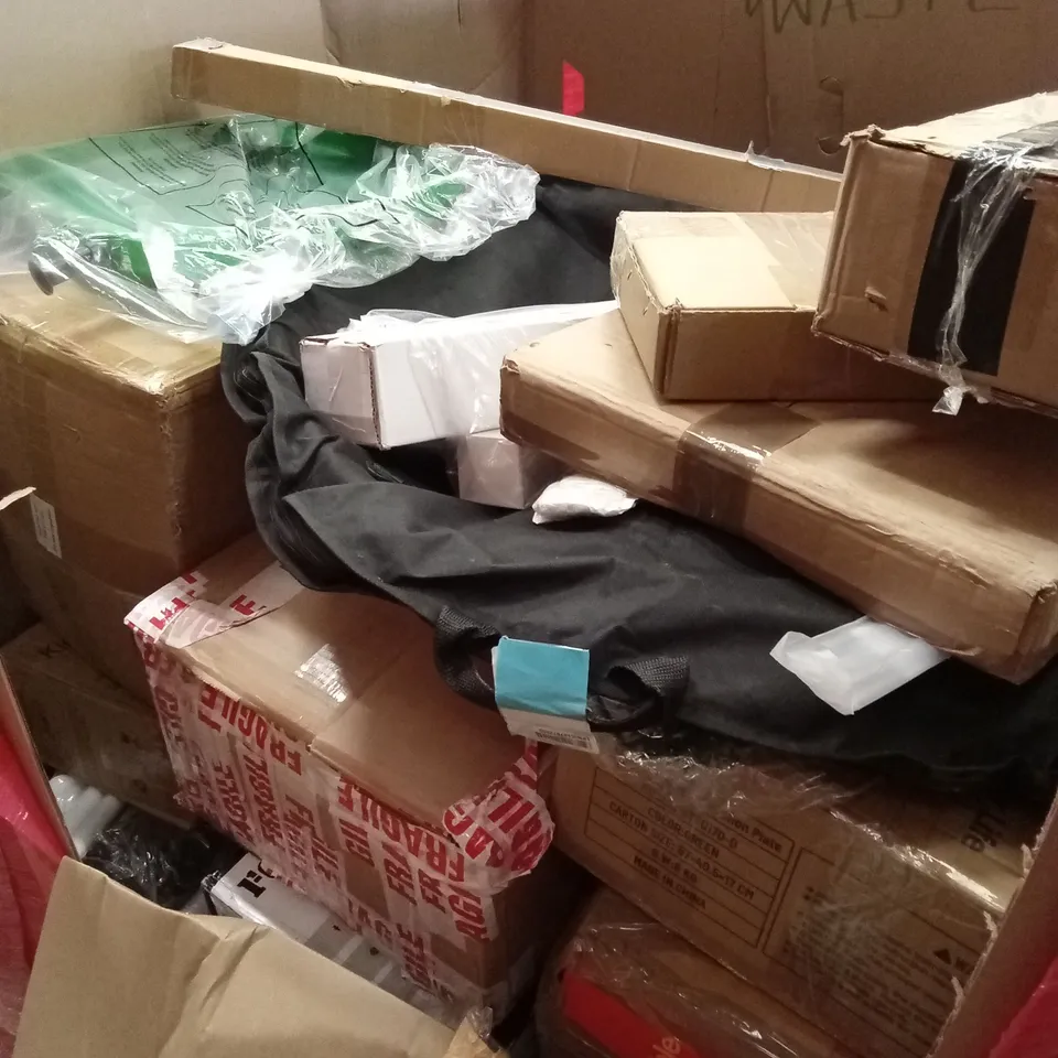 PALLET OF ASSORTED HOUSEHOLD GOODS AND PRODUCTS TO INCLUDE; TOMYANG GRILL, CORK BOARD, POOL CUE ETC
