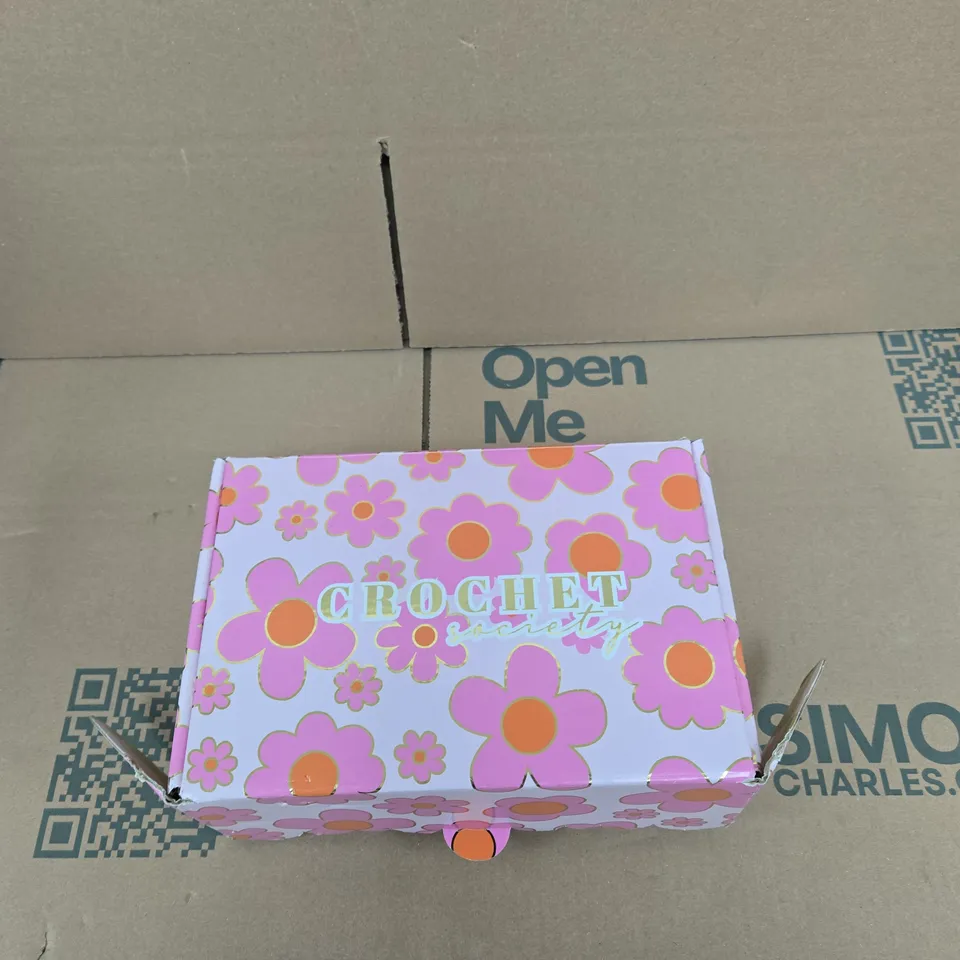 OFF THE HOOK CROCHET KIT – 6 DK YARN SKEINS IN PASTEL COLOURS (CHARMED DK)