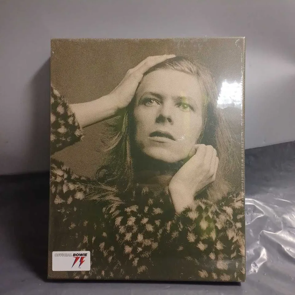 SEALED DAVID BOWIE – DIVINE SYMMETRY 4CD + BLU-RAY