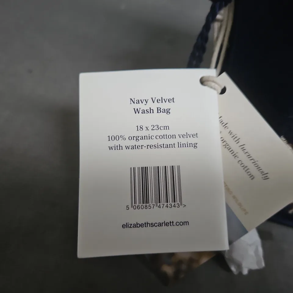 ELIZABETH SCARLETT NAVY VELVET WASH BAG 