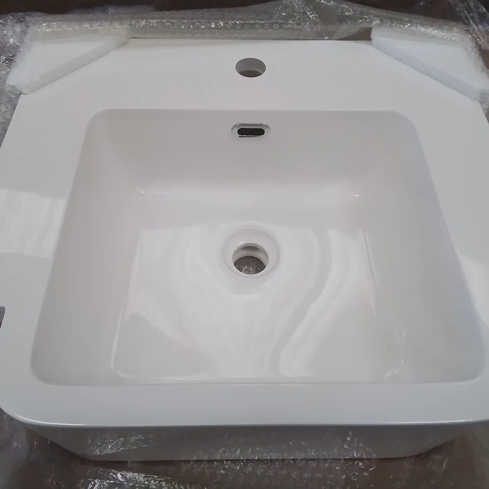 BOXED AS NEW VELDEAU ARNO 500MM SEMI RECESSED CAST BASIN IN WHITE - 590X520X240MM