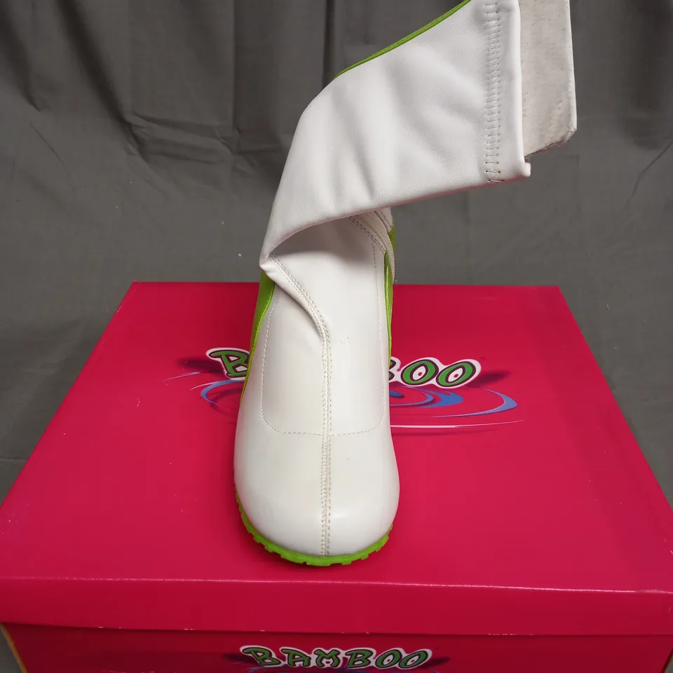 BOXED BAMBOO LEATHER BALLER HIGH HEEL SHOES IN GREEN AND WHITE SIZE 7