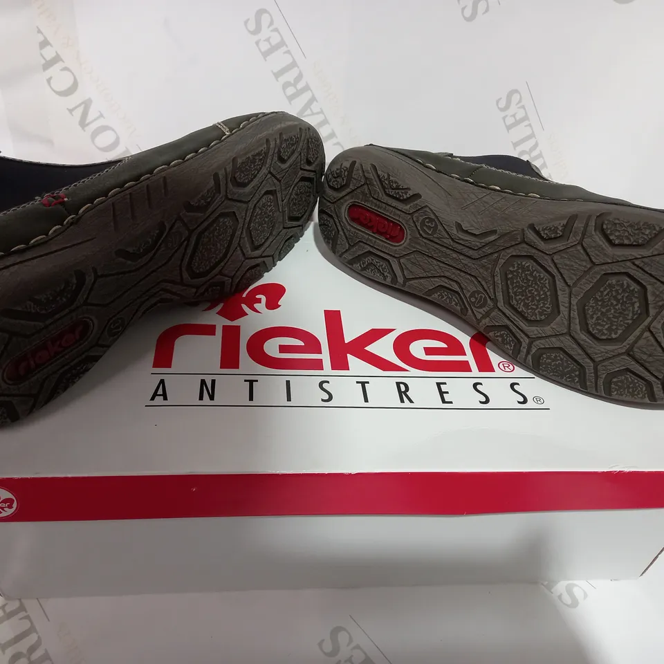 BOXED PAIR OF RIEKER SEA GREEN BOOTIES  - SIZE 4
