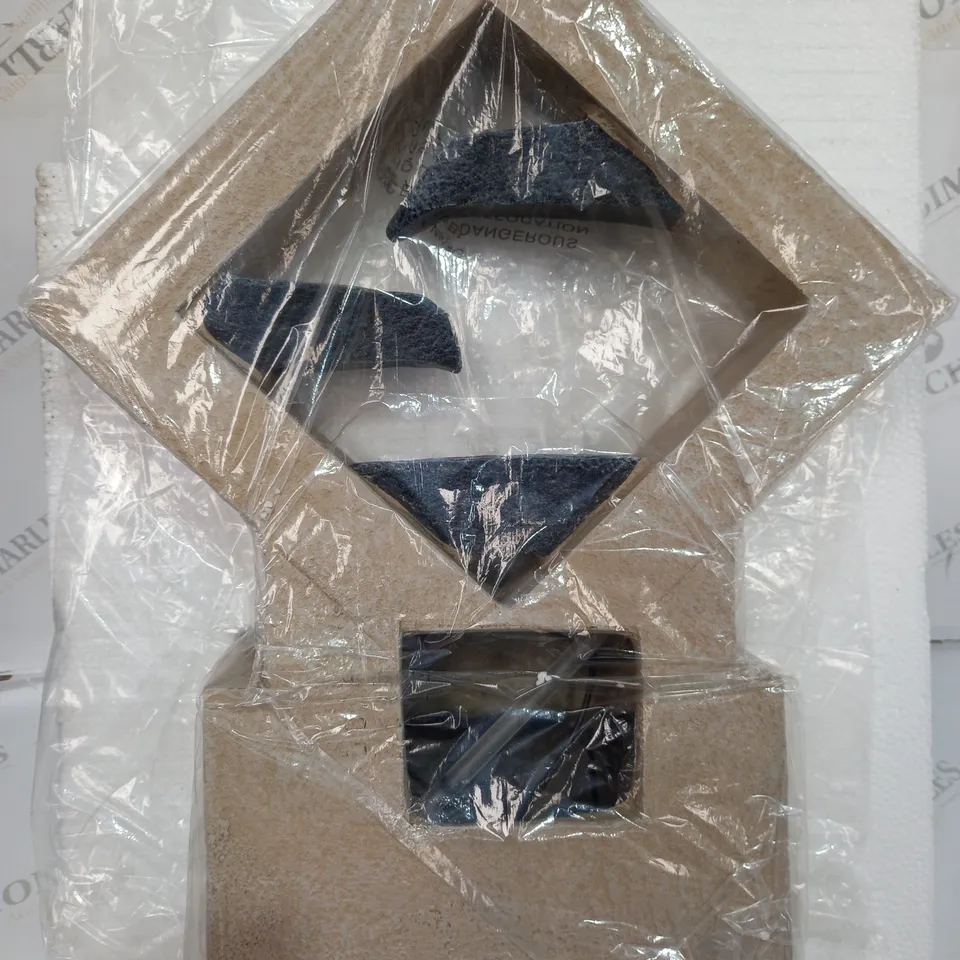 BOXED UNBRANDED OUTDOOR WATER FOUNTAIN 