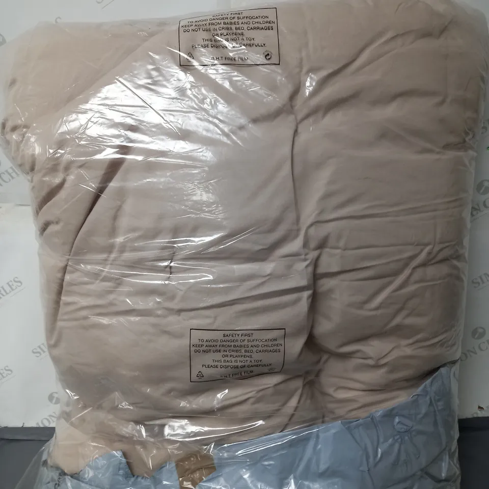 BOSTON BEDSPREAD THROW AND PILLOW SHAMS CHAMPAGNE  RRP £109.99