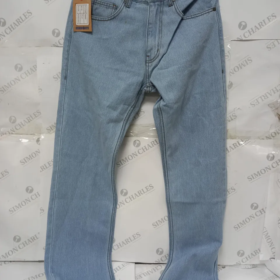 DENIM & DYE REGULAR FIT PREMIER JEANS IN BLEACH WASH BLUE - W30 L REGULAR