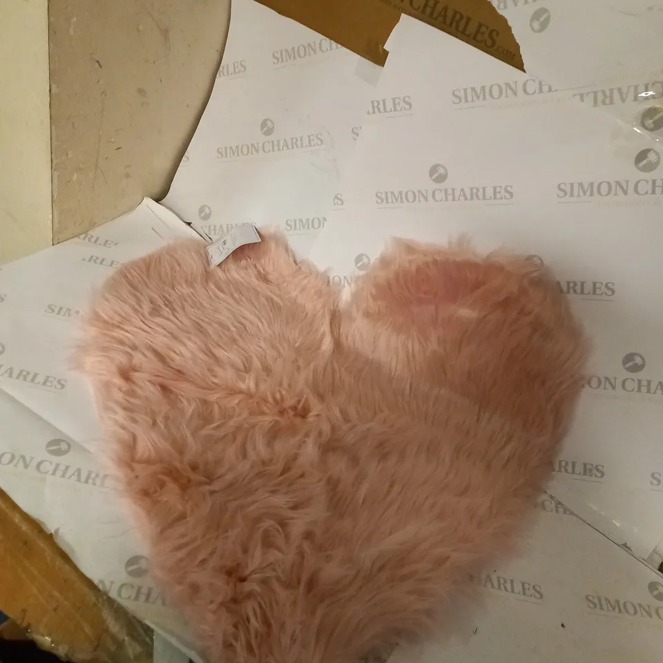 FAUX SHEEPSKIN HEART RUG BLUSH 65CM X 65CM