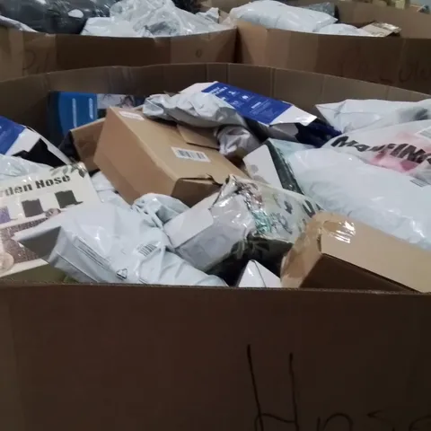 PALLET CONTAINING A LARGE QUANTITY OF HOSES