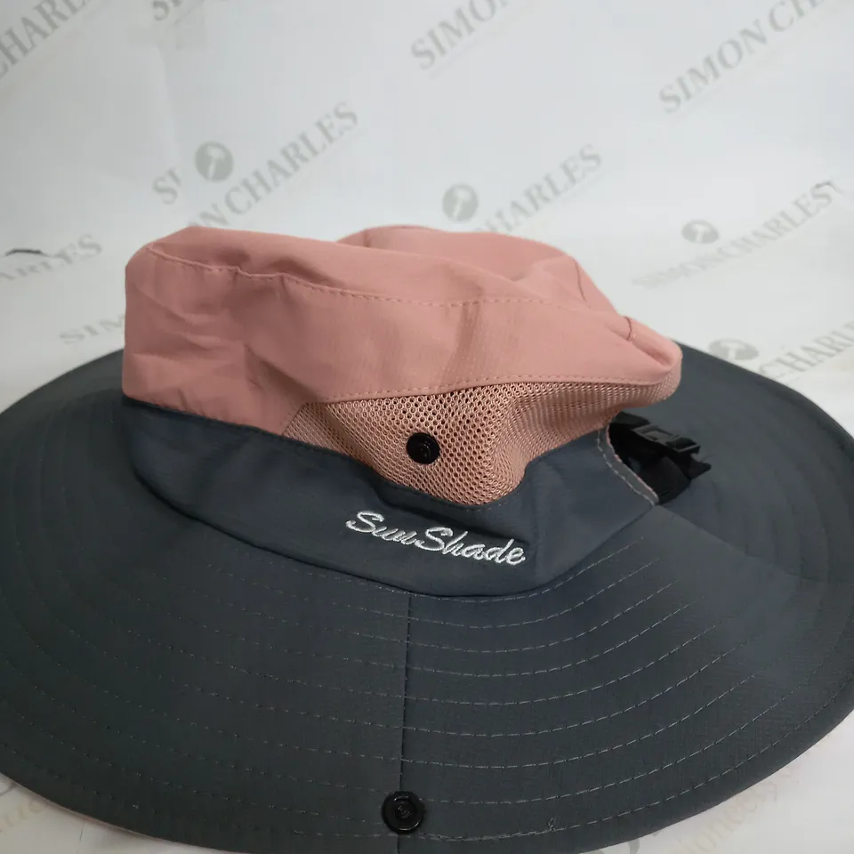 SUN SHADE CAP IN LIGHT PINK & GREY