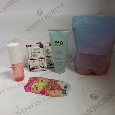 LOT OF APPROXIMATELY 20 ASSORTED HEALTH & BEAUTY ITEMS, TO INCLUDE BODY MIST, BATH SALTS, BROW DYE, ETC