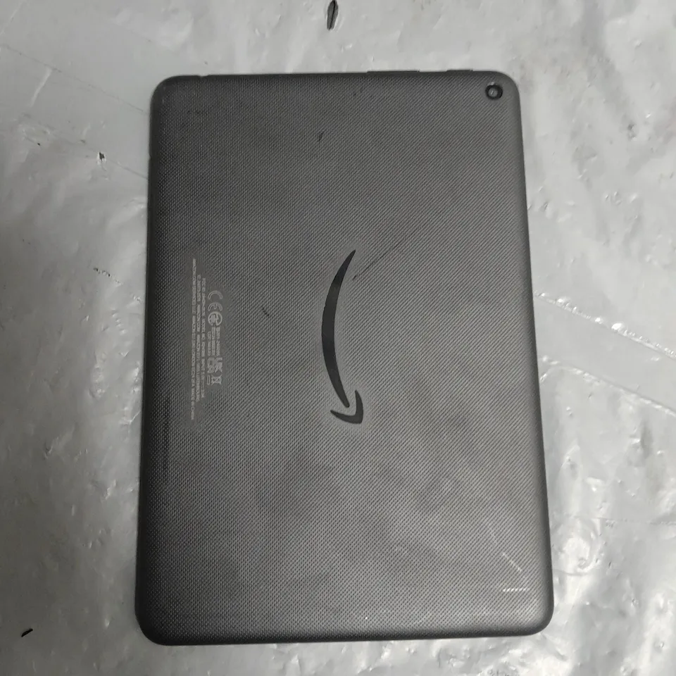 UNBOXED AMAZON KINDLE E-READER - RS4SB8
